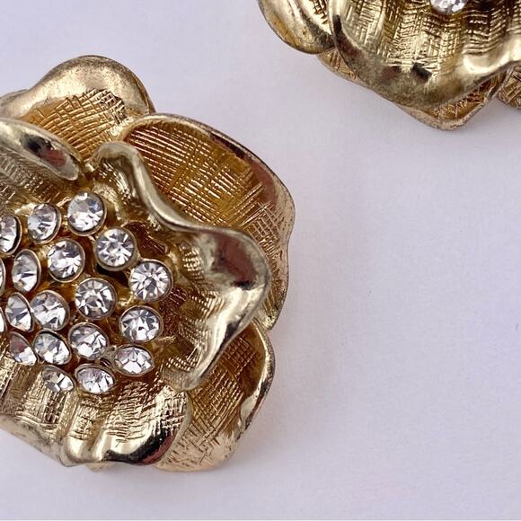 Vintage Large Textured Gold Tone Flower Rhinestone Earrings - Picture 12 of 12